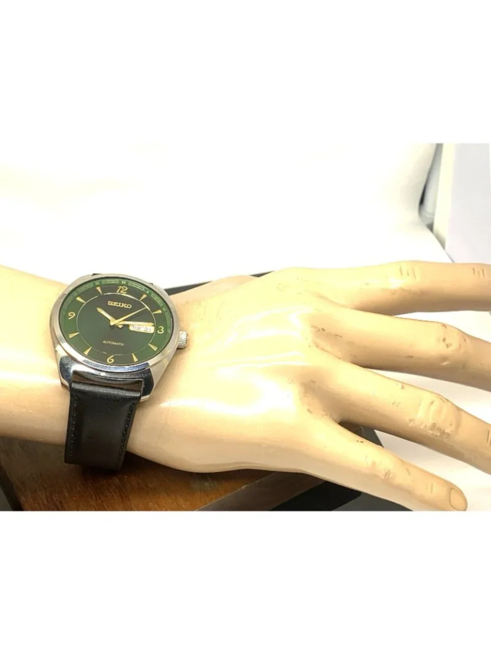 Seiko Men's Watch SNKN69 Automatic Green Dial Day Date Black Leather Strap 43mm